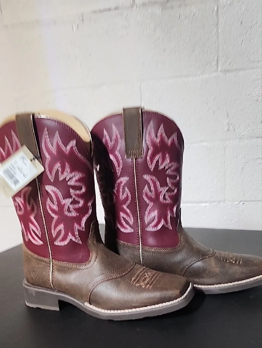 Ariat Women's Delilah Burgundy and Brown Western Boots - Picture 4 of 7